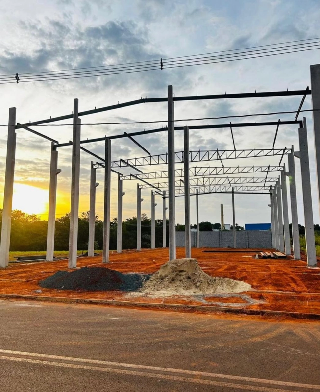 Fabricação e Montagem de Coberturas Metálicas.